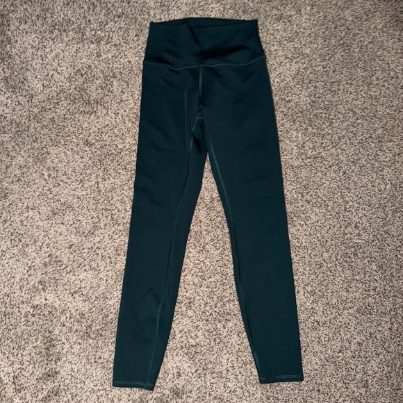 ALO Yoga Pants - ALO 7/8 High-Waist Airlift Legging